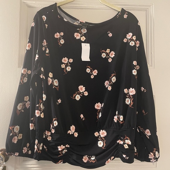 Ann Taylor NWT Floral Jersey Smocked
Waist Top S - Picture 2 of 4